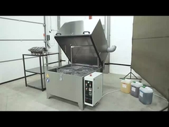 엔진 블록을 청소하기 위한 회전 바구니와 함께 분사 청소 기계